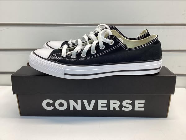 Converse Chuck Taylor All Star Unisex Canvas Low Top Sneaker Size 8M/10W