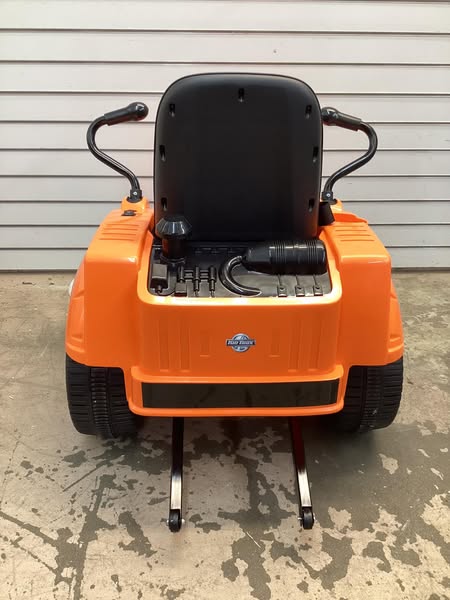 Kid Trax Zero Turn Lawn Mower 12-Volt Ride-On