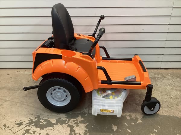 Kid Trax Zero Turn Lawn Mower 12-Volt Ride-On