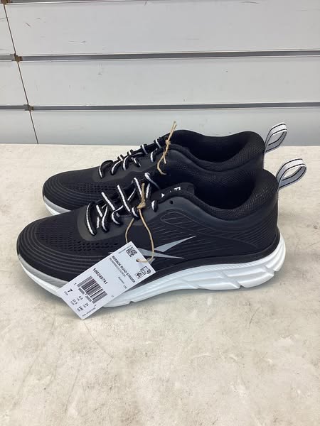 Reebok Women's Road Strider Running Shoe Size 7