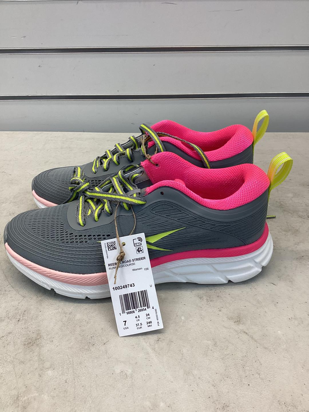 Reebok Women's Road Strider Running Shoe Size 7