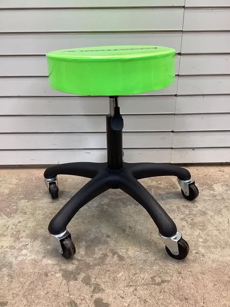 OEMTOOLS Multi Purpose Pneumatic Rolling Stool