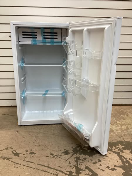 Frigidaire 3.2 cu. ft. Retro Mini Fridge