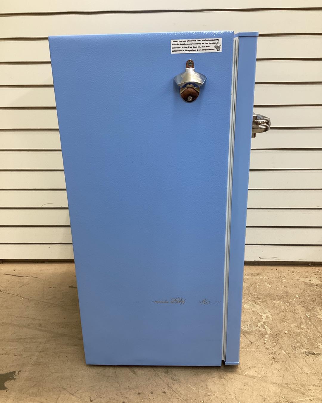 Frigidaire 3.2 cu. ft. Retro Vintage Compact Mini Fridge in Blue