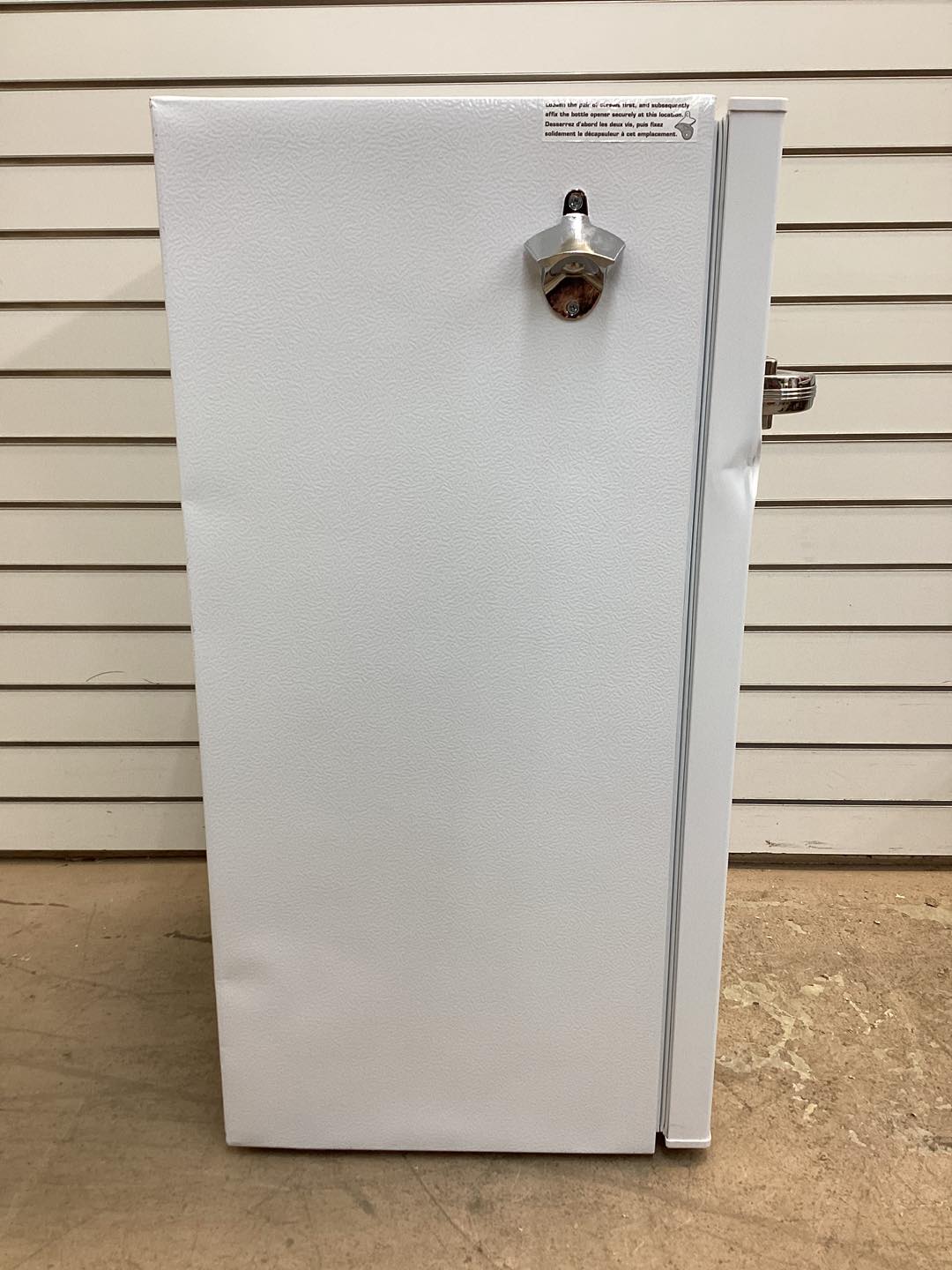 Frigidaire 3.2 cu. ft. Retro Mini Fridge