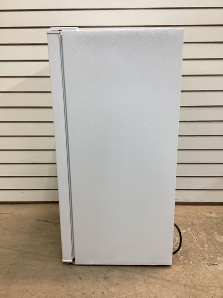 Frigidaire 3.2 cu. ft. Retro Mini Fridge