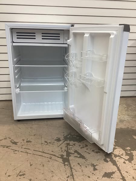 Frigidaire 4.5 cu. ft. Retro Mini Refrigerator with Freezer in White