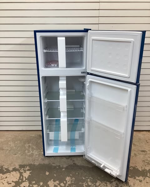 Frigidaire 21.5 in. 7.5 cu. ft. Mini Refrigerator with Top Freezer and Chrome Handles in Blue