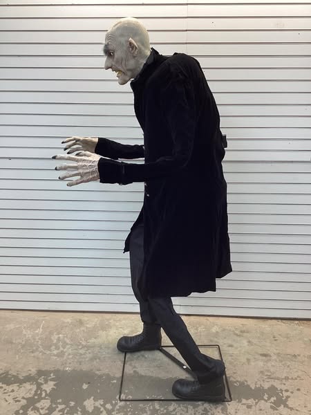 Home Accents Holiday Fears Through The Years 7ft Animated LED Victorian Vampire
