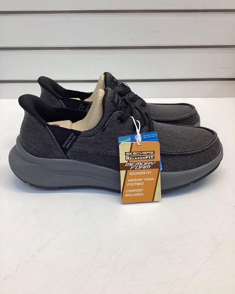 Skechers Men's Hands Free Swift Fit Canvas Sneaker Size 8 Color Black
