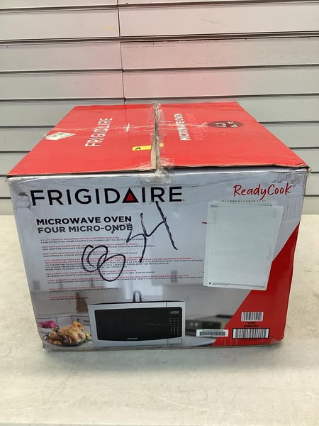 Frigidaire 1.1 cu. ft. 1000 W Countertop Microwave in Stainless Steel