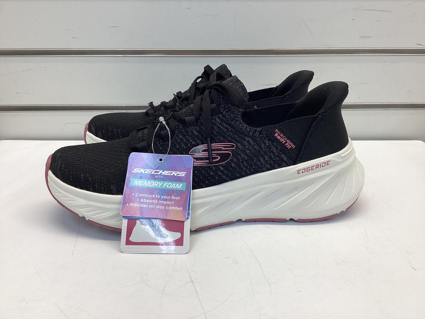 Skechers Women's Hands Free Swift Fit Stretch Knit Sneaker Size 8