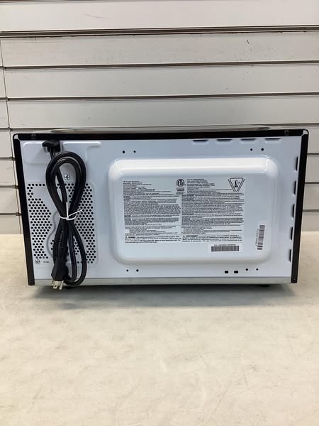 Frigidaire 19 in. 0.9 cu. ft. Microwave in Black