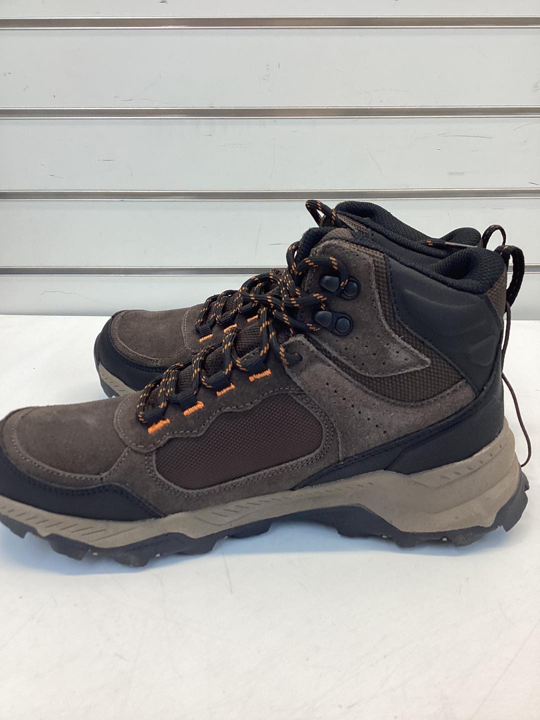 Eddie Bauer Men's Waterproof Outdoor Boot Size 8