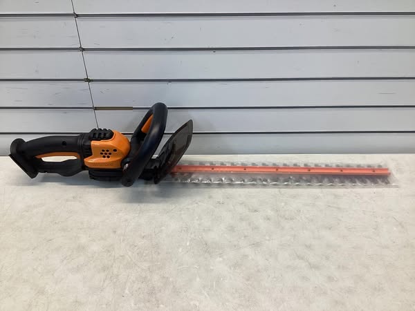 Worx 22" Hedge Trimmer 10" Cordless Chainsaw Combo Kit