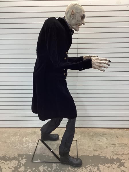 Home Accents Holiday Fears Through The Years 7ft Animated LED Victorian Vampire