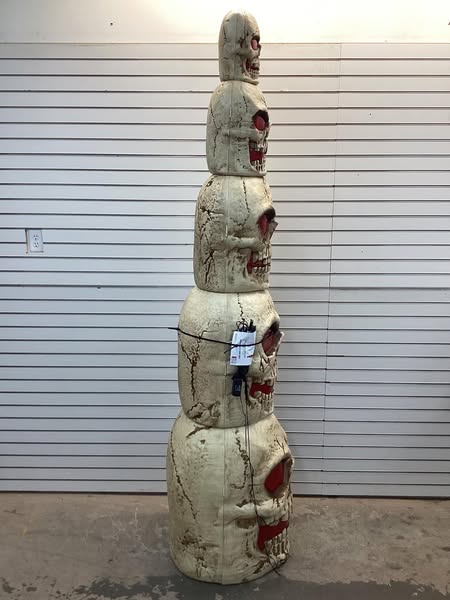 Home Accents Holiday 8 ft. Grave & Bones GIANT-SIZED LED Skull Stack