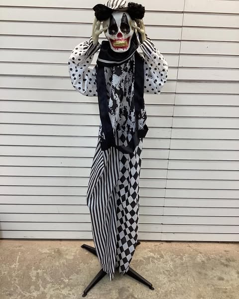 5.92-ft Tucker The Clown Lighted Porch decoration