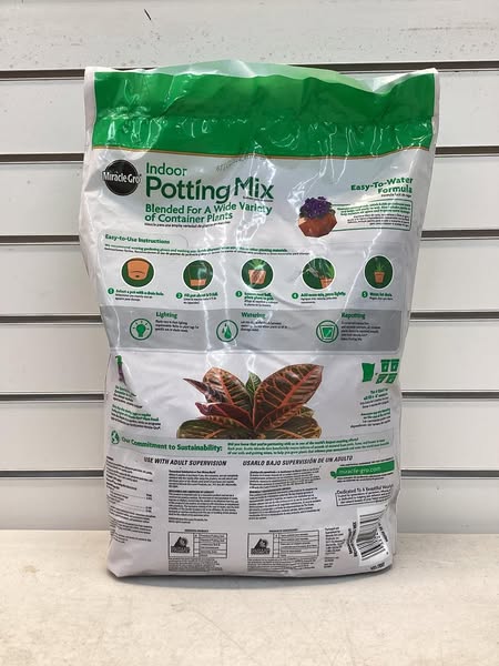 Miracle-Gro Indoor Potting Mix, 6 qt.