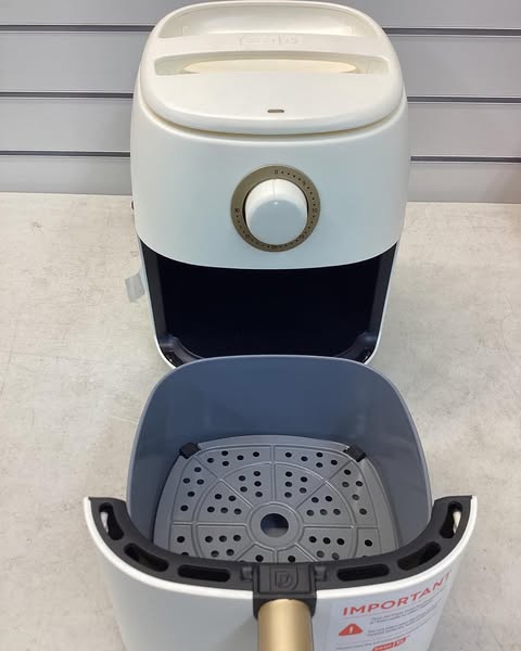 Dash Tasti-Crisp 2.6 Quart Ceramic Express Air Fryer, Color Cream