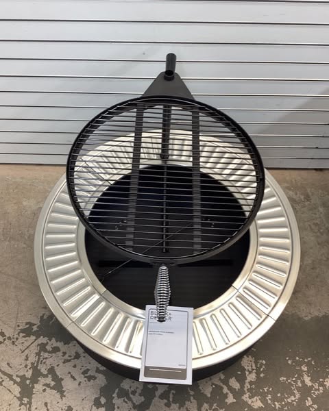 Black+Decker 34 in. W Steel Transitional Round Wood Fire Pit