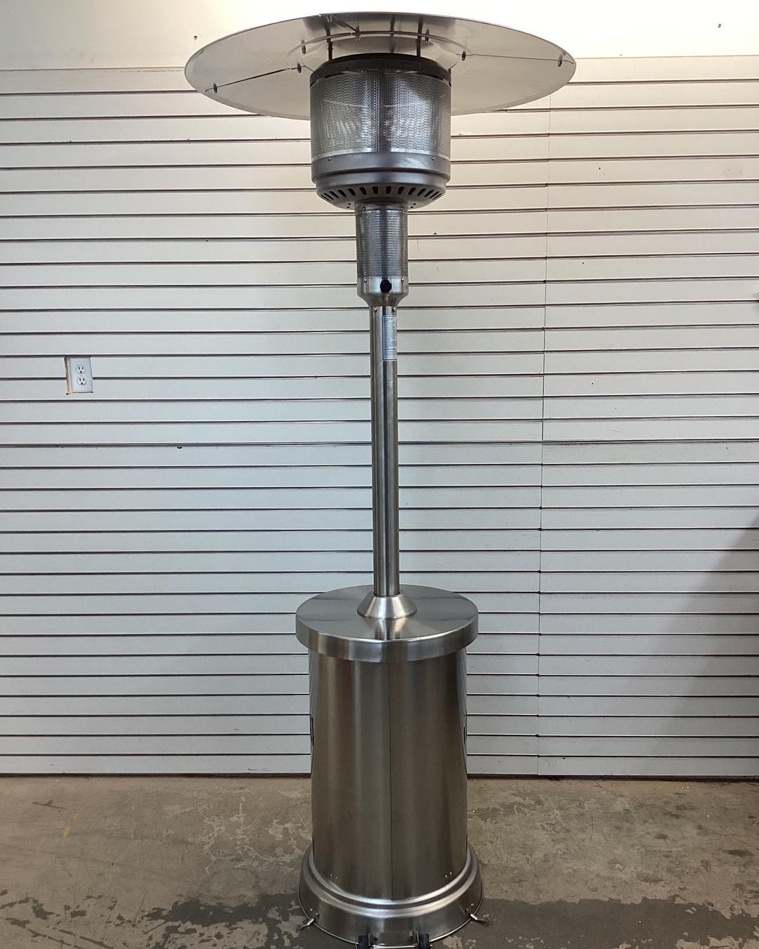 BLACK + DECKER High Efficiency 60,000 BTUs Gas Patio Heater with wheels Stainless Steel