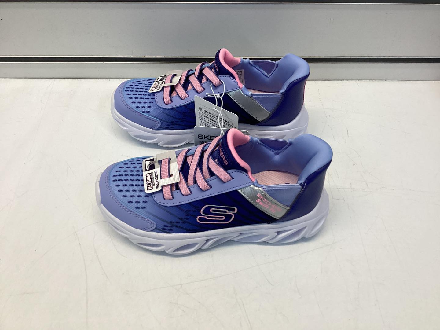 Skechers Girls Hands Free Swift Fit Flex Glide Sneaker Size 12
