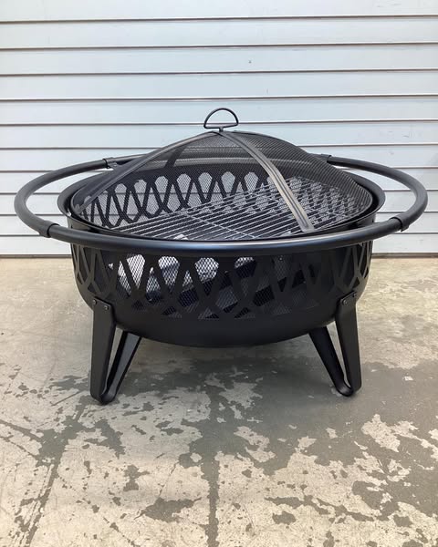 Pleasant Hearth 36-in W Steel Round Portable Wood-Burning Fire Pit