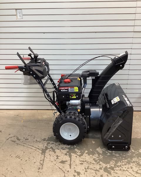 Troy-Bilt Vortex 3010 XP 3-Stage Self Propelled Snow Blower