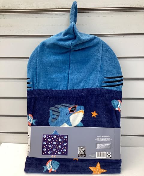 Member's Mark Shark 100% Cotton Kids' Hooded Towel With Hand Pockets