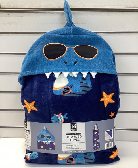 Member's Mark Shark 100% Cotton Kids' Hooded Towel With Hand Pockets