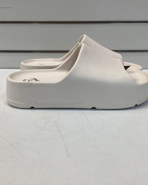 Art Class Edie Slide Sandals, Size 5