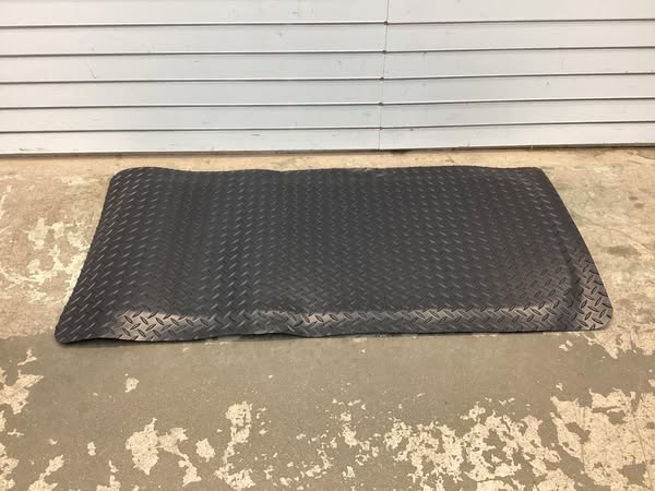 Rhino Anti-Fatigue Mats Black 2 ft. x 4 ft. x 9/16 in. Diamond Plate Anti-Fatigue Mat