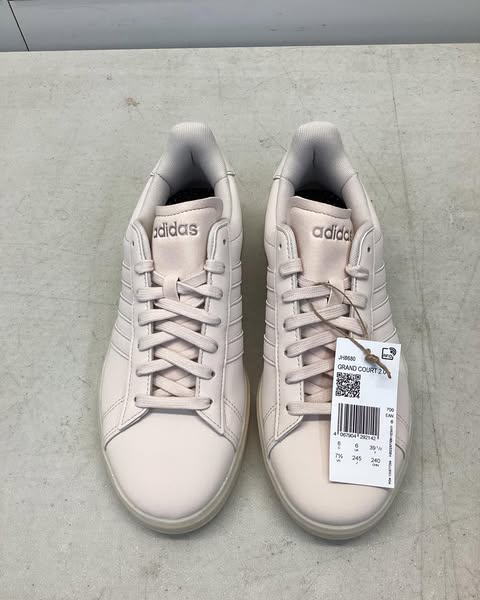 Adidas Women's Grand Court 2.0 Shoe, Size 7.5