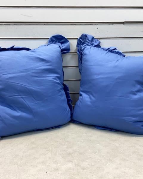 Draper James 2-Pack Solid Ruffle Decorative Pillows, Color Blue