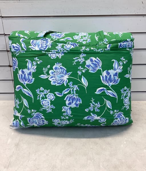 Draper James 4-Piece Printed Cotton Quilt Set, King Size, Color Floral Green