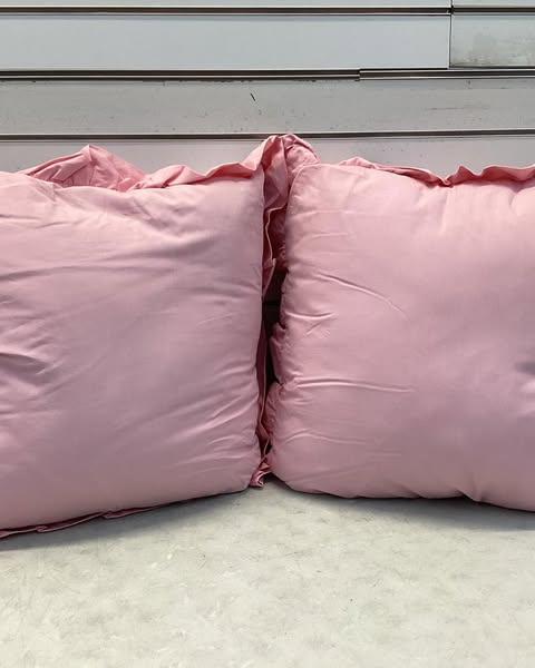 Draper James 2-Pack Solid Ruffle Decorative Pillows, Color Pink