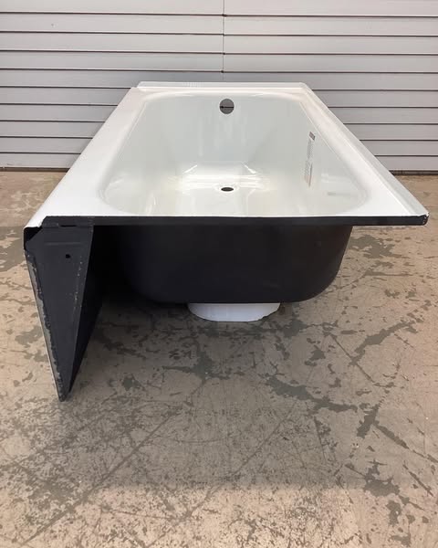 Bootz Industries Maui 60 in. x 30 in. Alcove Soaking Bathtub with Left Drain in White