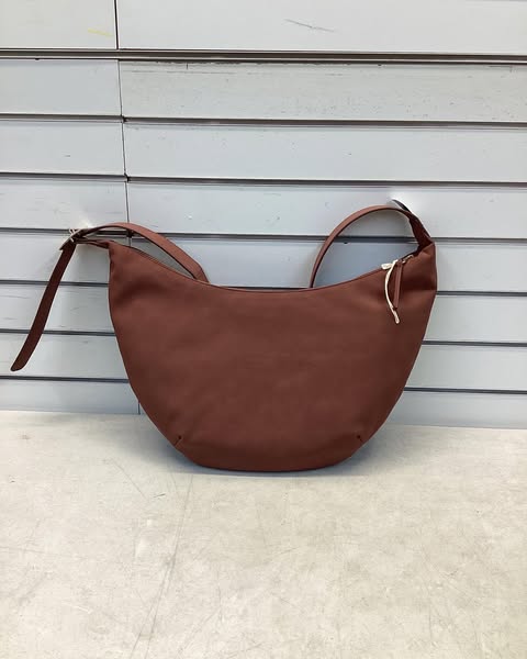 UNIVERSAL THREAD SLOUCHY CRESCENT SLING HANDBAG