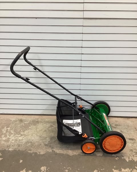 Scotts 20 in. Manual Walk Behind Reel Lawn Mower, Includes Grass Catcher