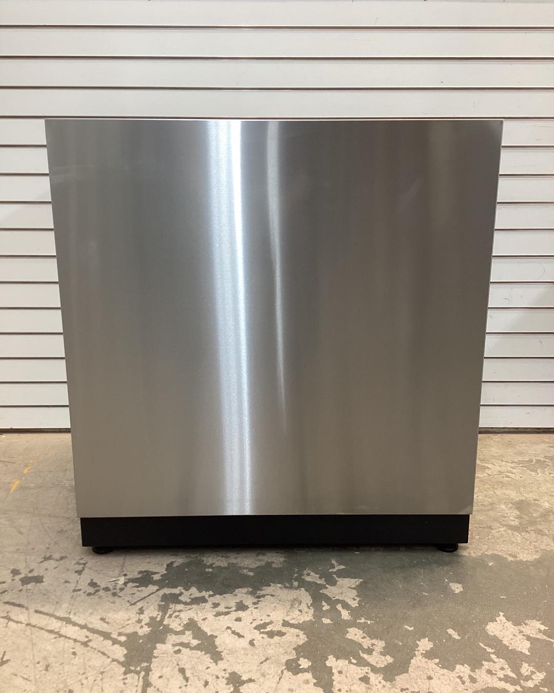 NewAge Products Outdoor Kitchen Stainless Steel 32 in. W x 36.5 in. H x 23 in. D 2-Door Outdoor Kitchen Cabinet with Drawer