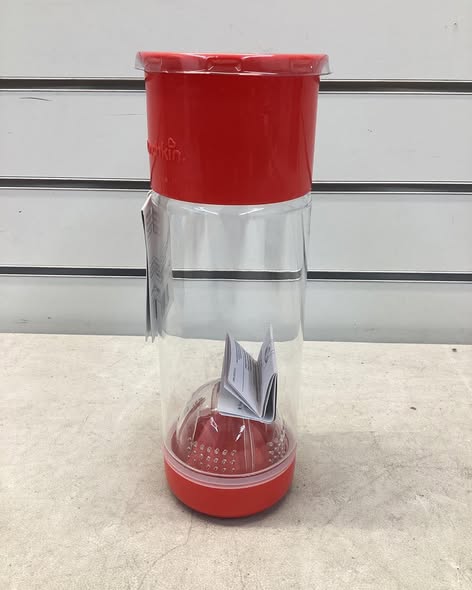 Munchkin Miracle 360 Fruit Infuser Cup Red