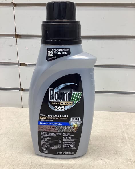 Roundup Dual Action 365 Weed and Grass Killer Plus 12 Month Preventer Concentrate 32 fl oz