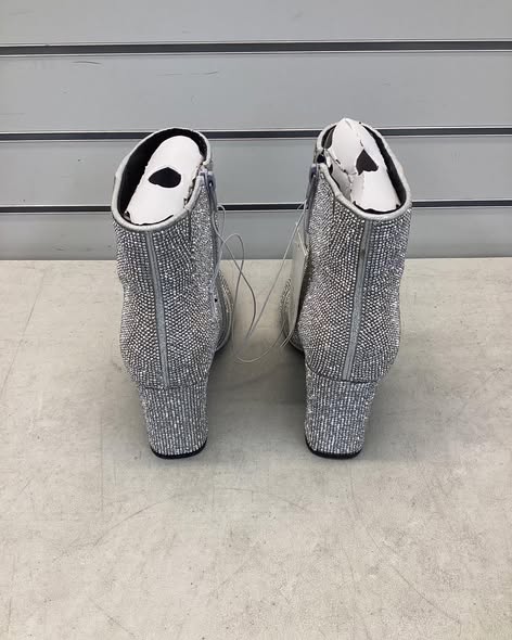 a new day Womens Cailin Ankle Boots Silver Gray  Size 6 1/2