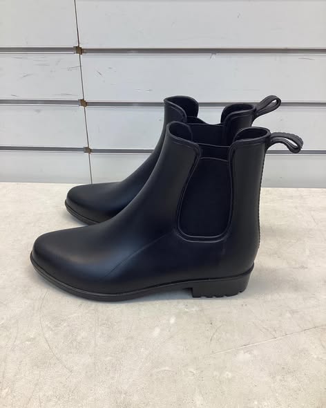 Women's Chelsea Rain Boots - A New Day Size 6