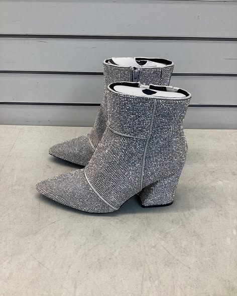 a new day Womens Cailin Ankle Boots Silver Gray  Size 6 1/2