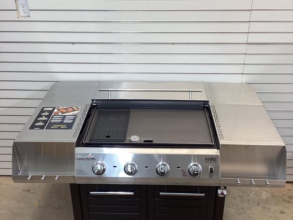 Charbroil Vibe 4 -Burner Liquid propane Flat Top Grill