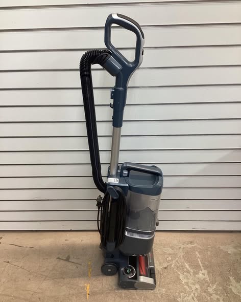 Lightly Used Shark Rotator Pet Pro Lift-Away ADV Upright Vacuum with DuoClean PowerFins HairPro and Odor Neutralizer Technology