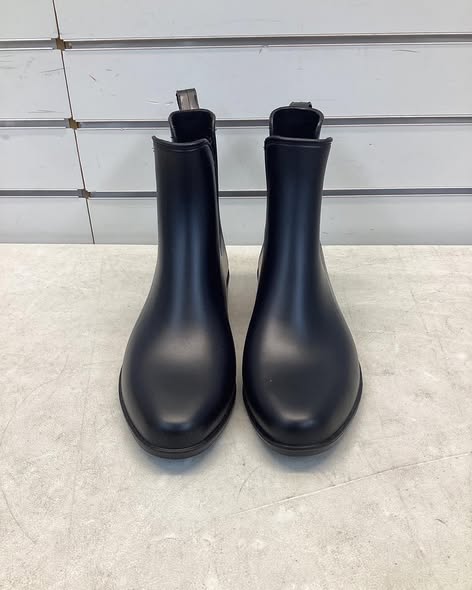Women's Chelsea Rain Boots - A New Day Size 6