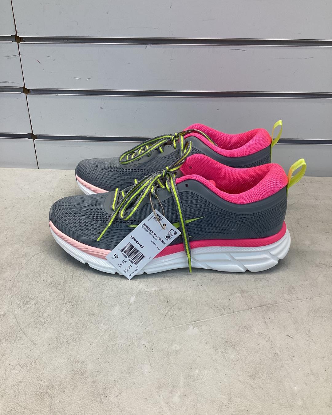 Reebok Women's Road Strider Running Shoe Size 10